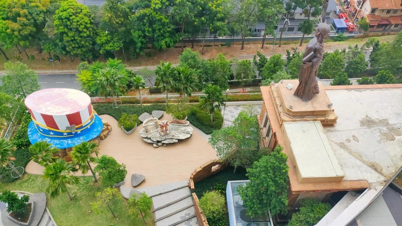 I-soho I-city Theme Park, Netflix, Pool, Wifi, Parking Apartment