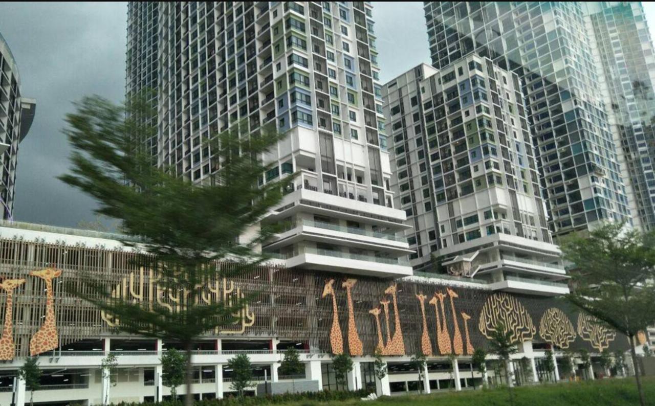 Apartment I-soho I-city Theme Park, Netflix, Pool, Wifi, Parking *