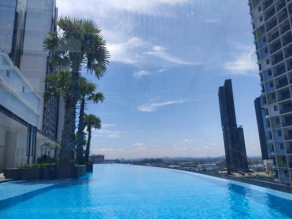 I-soho I-city Theme Park, Netflix, Pool, Wifi, Parking *